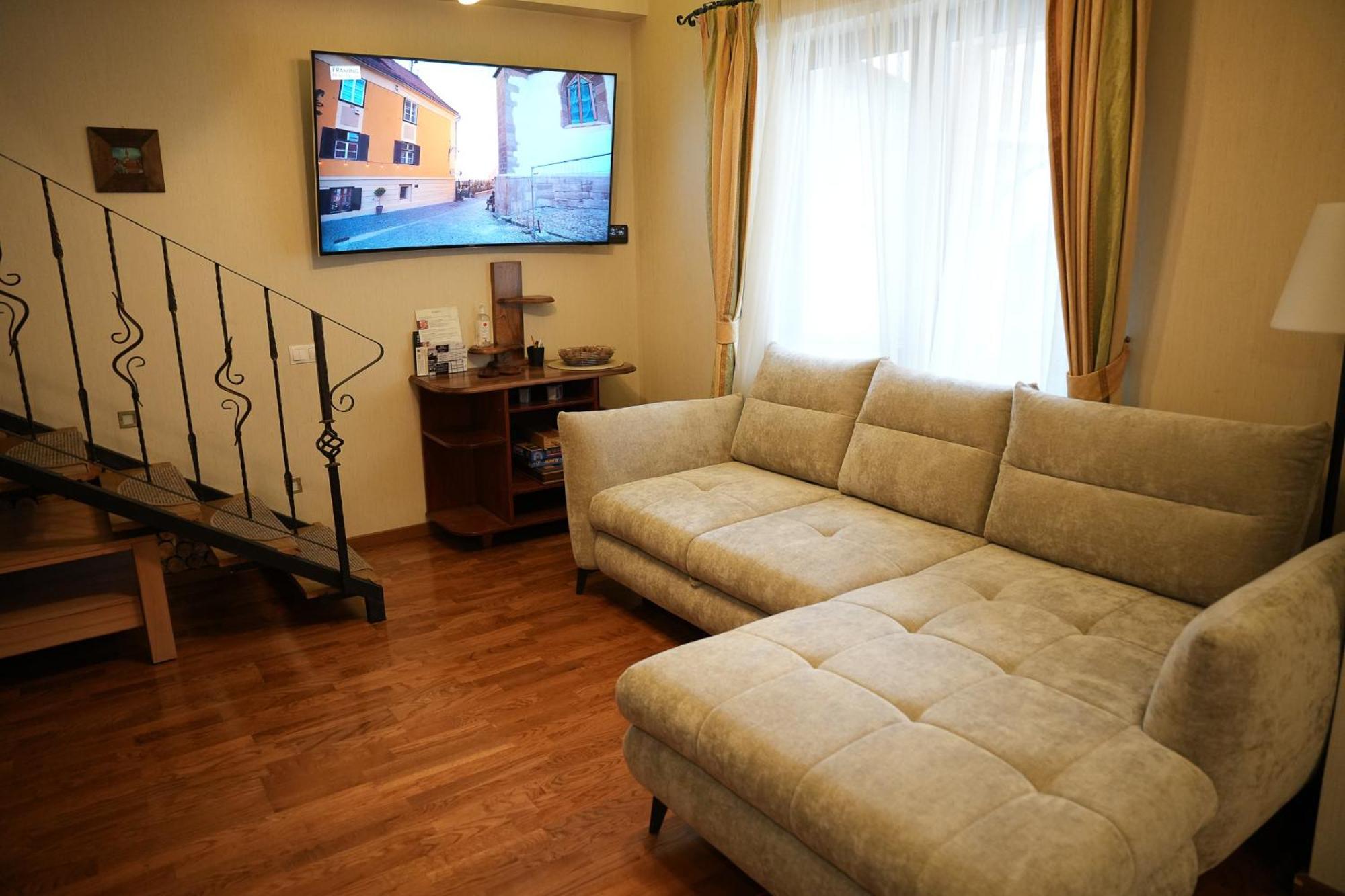 Real Home 1 Sybin Zewnętrze zdjęcie